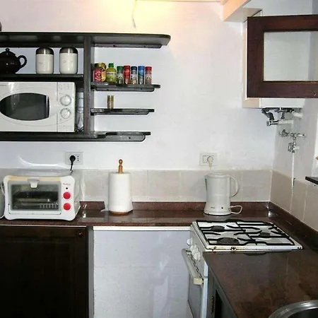 Sleeps 4 Wifi Apartment Haría